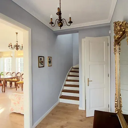 Schieszl 5 Villa *